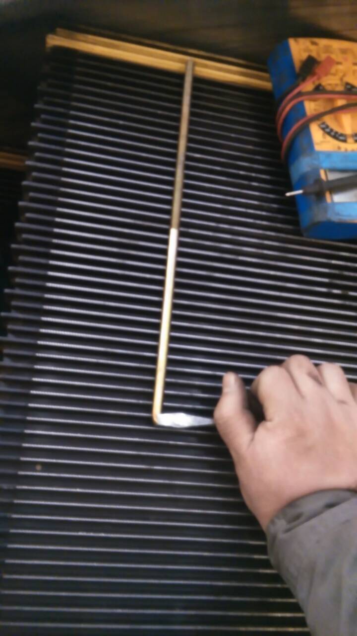 梯级托靴带螺杆